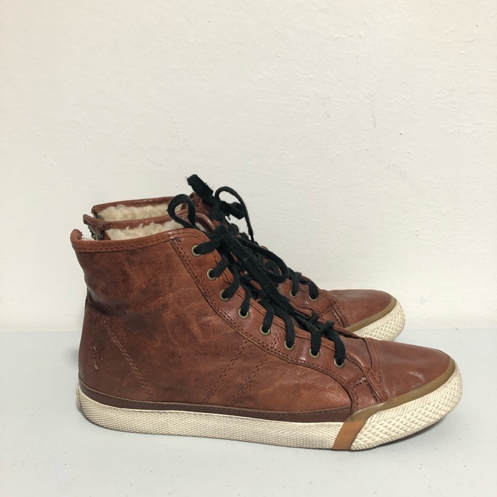 Frye Greene High Back Zip Leather Shearling Lined High Top.